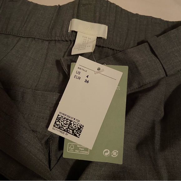 H&M pleated dress pants - Picture 3 of 6